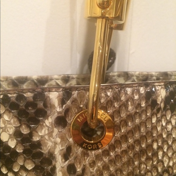 MICHAEL KORS Collection  Python Skorpios Tote - Picture 6 of 8